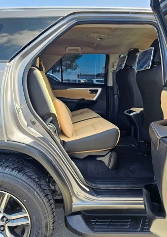 TOYOTA FORTUNER Image 7