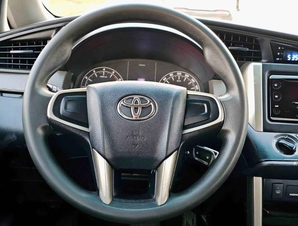TOYOTA INNOVA Image 5