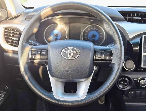TOYOTA HILUX Image 3