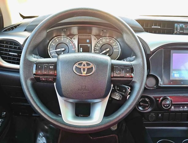 TOYOTA HILUX Image 3