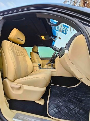 TOYOTA LANDCRUISER Image 8