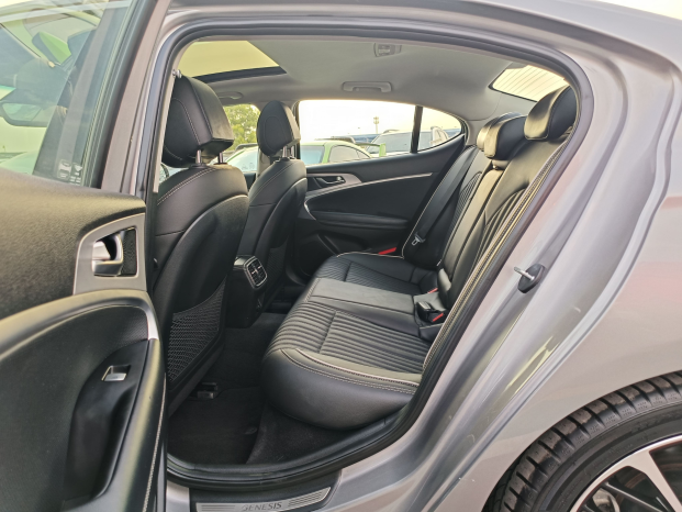GENESIS G70 Image 8