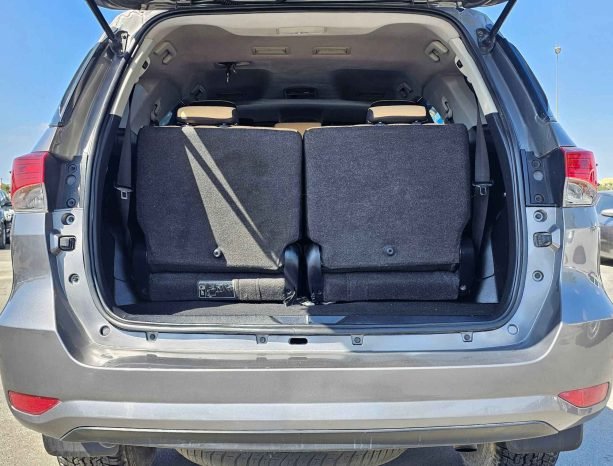 TOYOTA FORTUNER Image 13