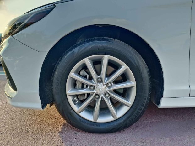 HYUNDAI SONATA Image 9