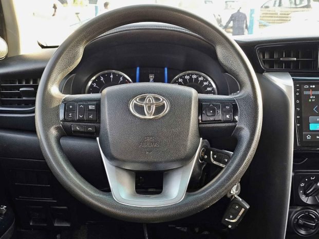 TOYOTA FORTUNER Image 4