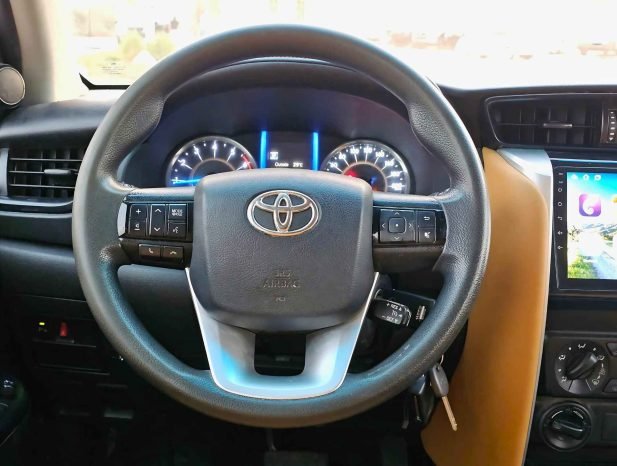 TOYOTA FORTUNER Image 4