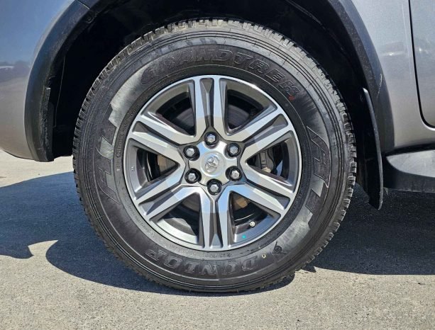 TOYOTA FORTUNER Image 11