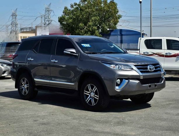 TOYOTA FORTUNER Image 15