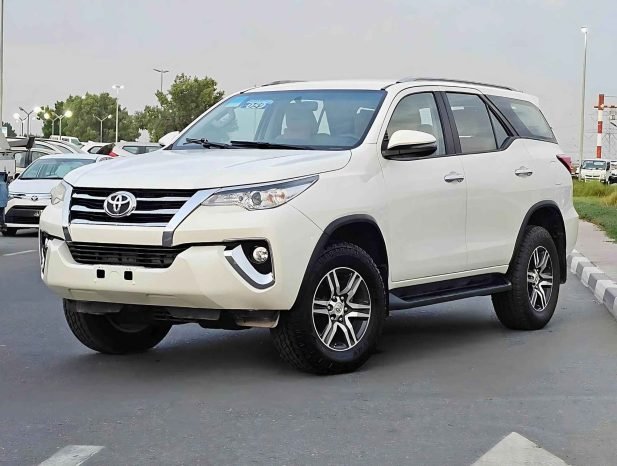 TOYOTA FORTUNER Image 15