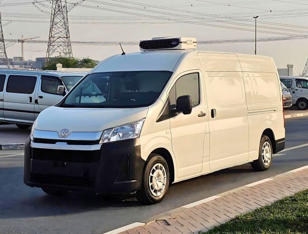 TOYOTA HIACE Image 16