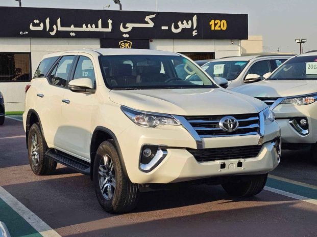 TOYOTA FORTUNER Image 2