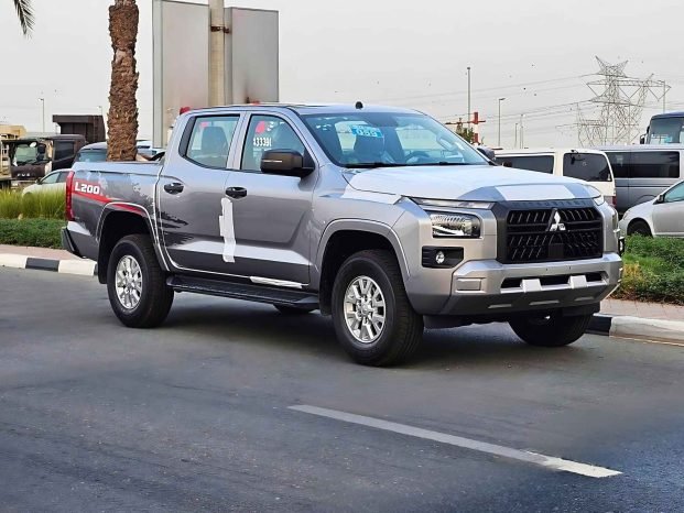 MITSUBISHI L200 Image 2