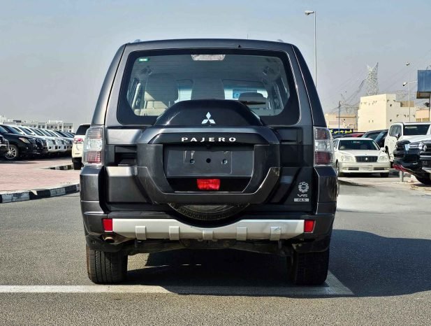 MITSUBISHI PAJERO Image 14