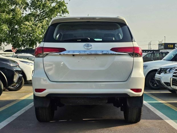 TOYOTA FORTUNER Image 14