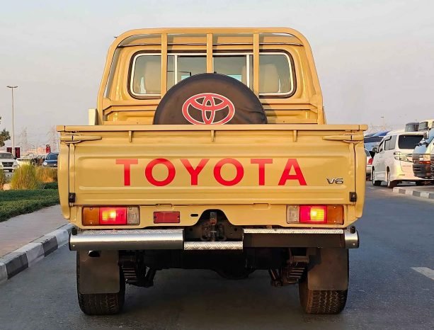 TOYOTA LAND CRUISER PICKUP Изображение 11