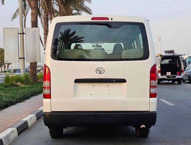 TOYOTA HIACE Image 12