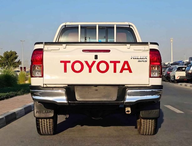 TOYOTA HILUX Image 11