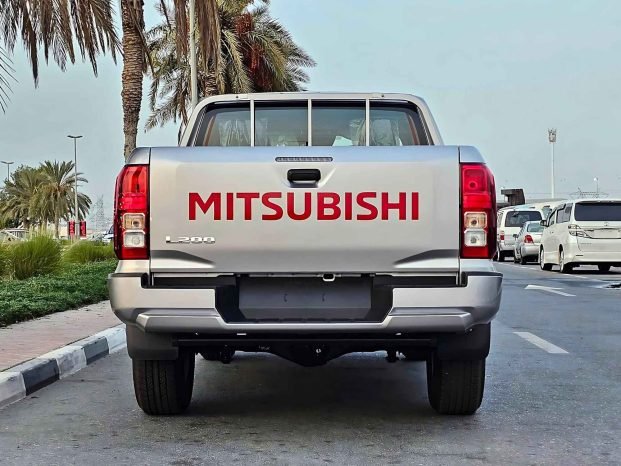 MITSUBISHI L200 Image 11
