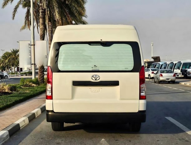 TOYOTA HIACE Image 15