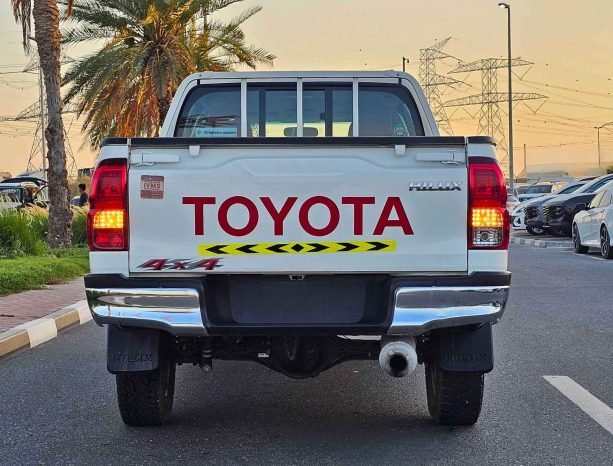 TOYOTA HILUX Image 11