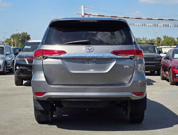TOYOTA FORTUNER Image 14
