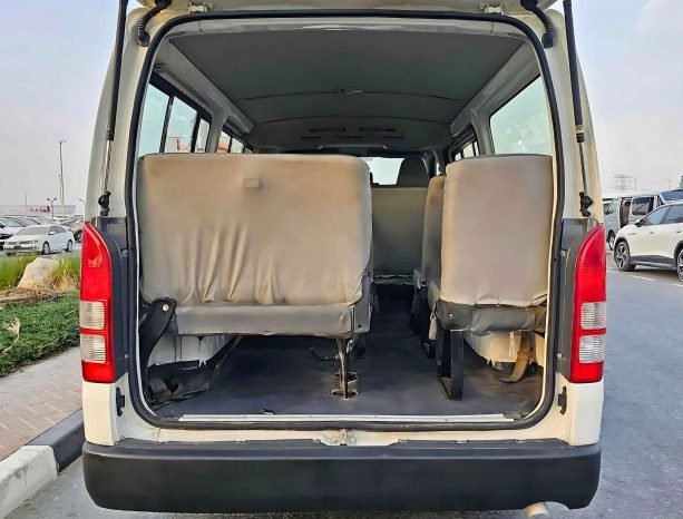 TOYOTA HIACE Image 11