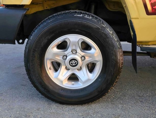 TOYOTA LAND CRUISER PICKUP Изображение 9
