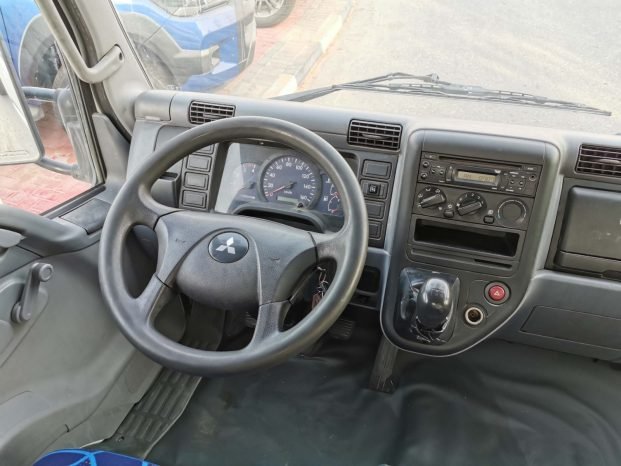 MITSUBISHI CANTER Image 5