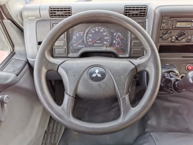 MITSUBISHI CANTER Image 4