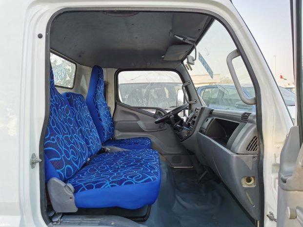 MITSUBISHI CANTER Image 6