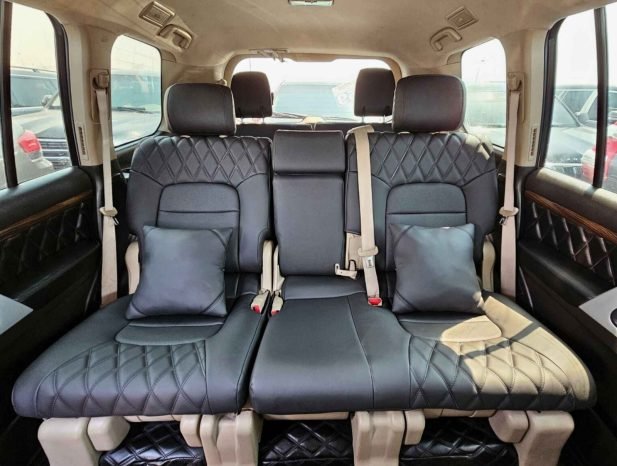 TOYOTA LANDCRUISER Image 3