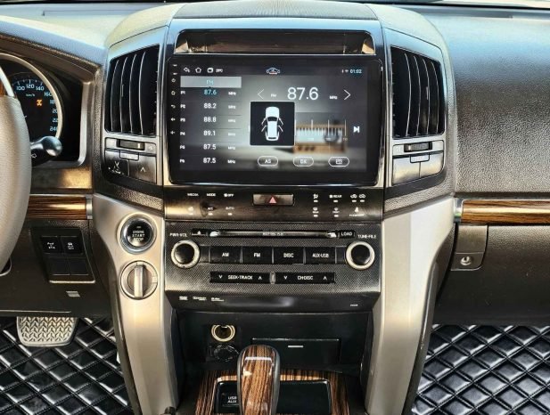 TOYOTA LANDCRUISER Image 5