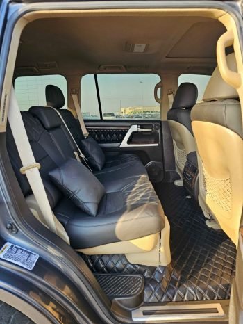 TOYOTA LANDCRUISER Image 9