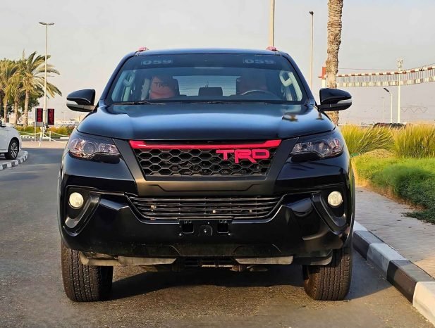 TOYOTA FORTUNER Image 1