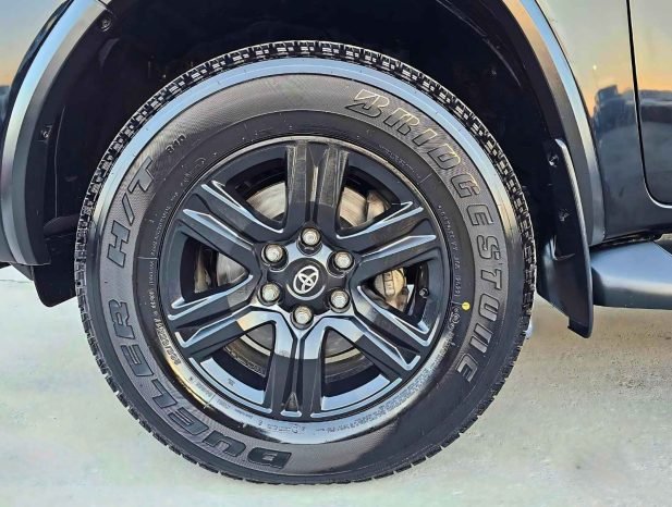 TOYOTA FORTUNER Image 14