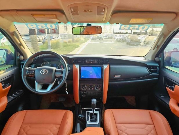 TOYOTA FORTUNER Image 7
