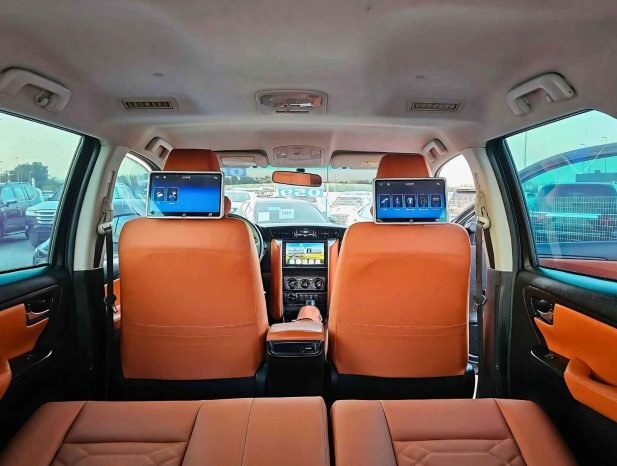 TOYOTA FORTUNER Image 5