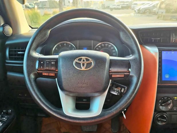 TOYOTA FORTUNER Image 6
