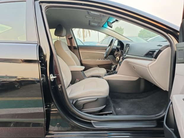 HYUNDAI ELANTRA Image 8