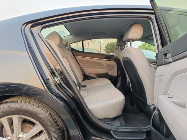 HYUNDAI ELANTRA Image 6