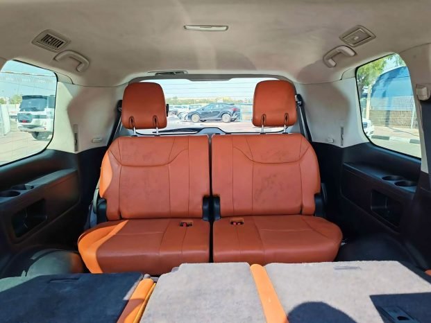 LEXUS LX 570 Image 2