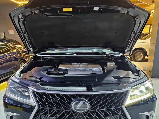 LEXUS LX 570 Image 11