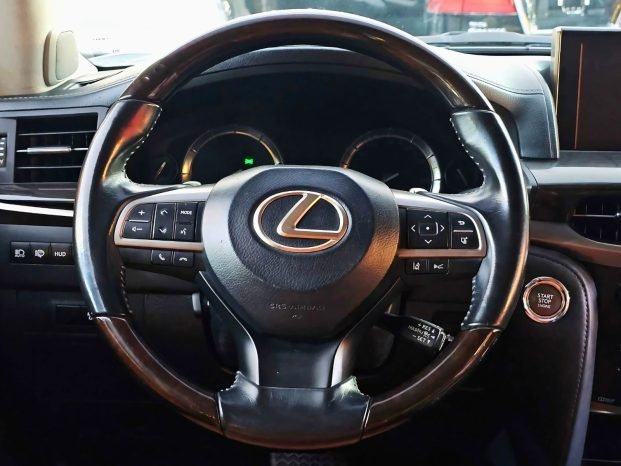 LEXUS LX 570 Image 4