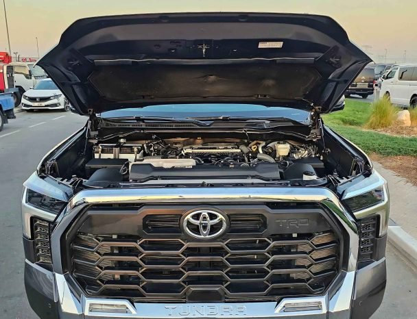 TOYOTA TUNDRA Image 11