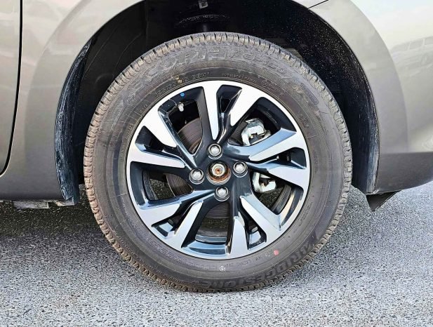 SUZUKI SWIFT Image 9