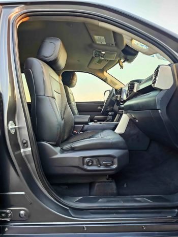 TOYOTA TUNDRA Image 8