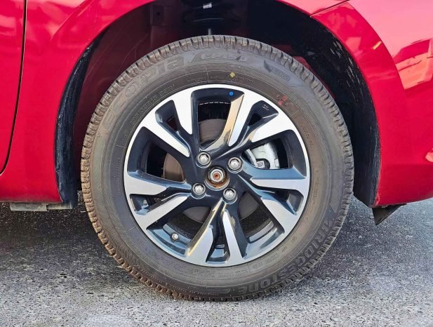 SUZUKI SWIFT Image 9