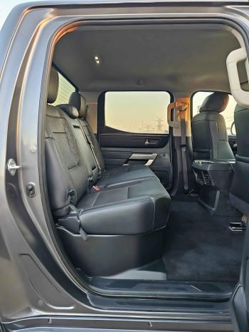 TOYOTA TUNDRA Image 6