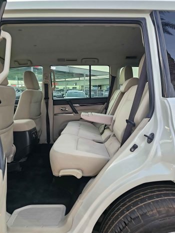 MITSUBISHI PAJERO Image 5