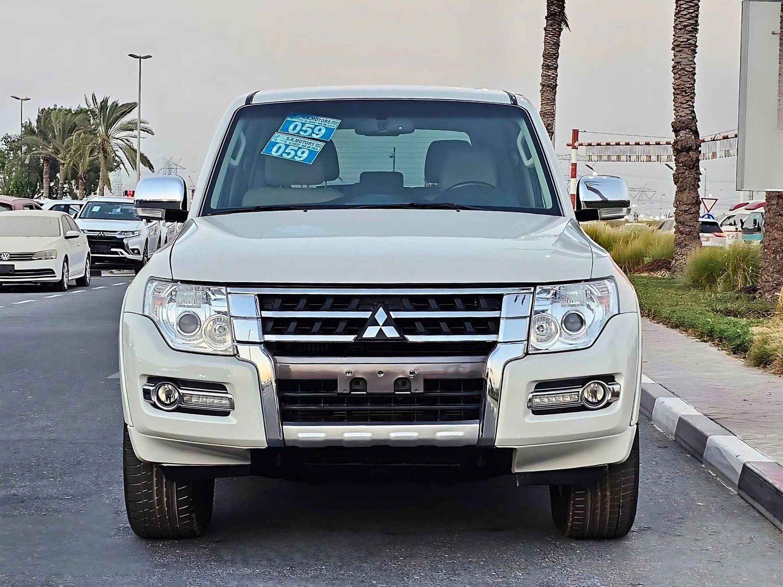 MITSUBISHI PAJERO GLS 2017 PETROL V6 3.5L A/T